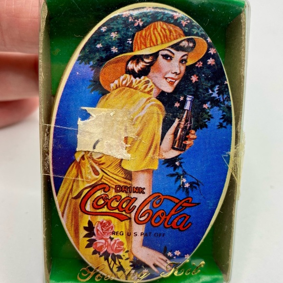 Vintage Coca-Cola Sewing Kit - Picture 3 of 8